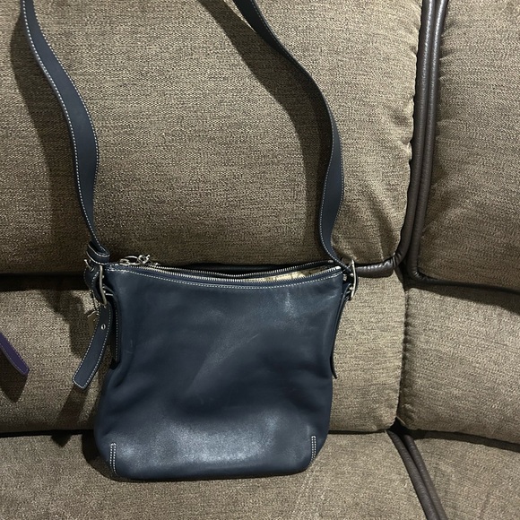 Genuine Coach Navy Crossbody Bag - Picture 2 of 7